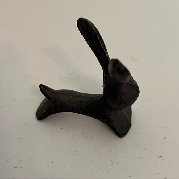 Small Cast Iron Rabbit - Picture 4 of 9